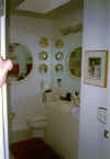 vanbathroom.jpg (14989 bytes)