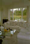 vanlivingroom.jpg (15755 bytes)